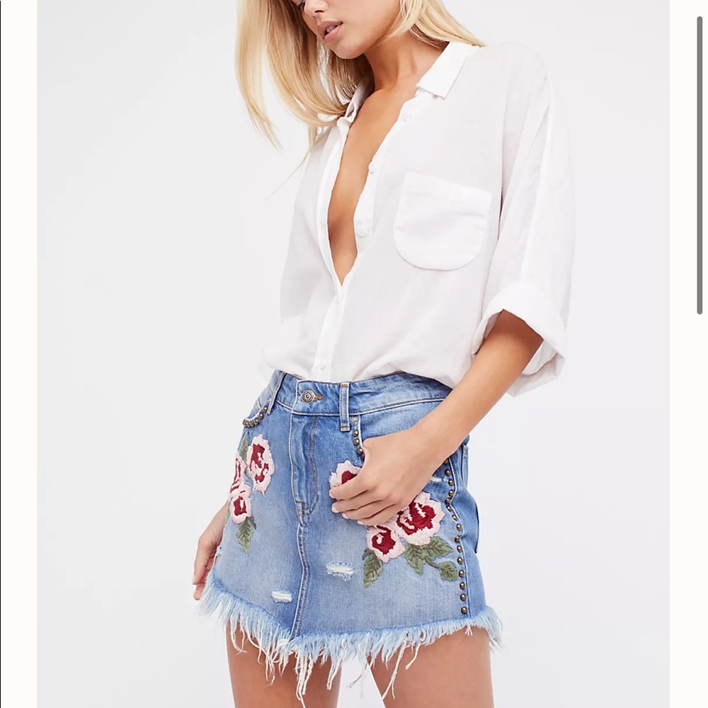 Free People Wild Rose Embroidered Mini Skirt - size small - denim skirt